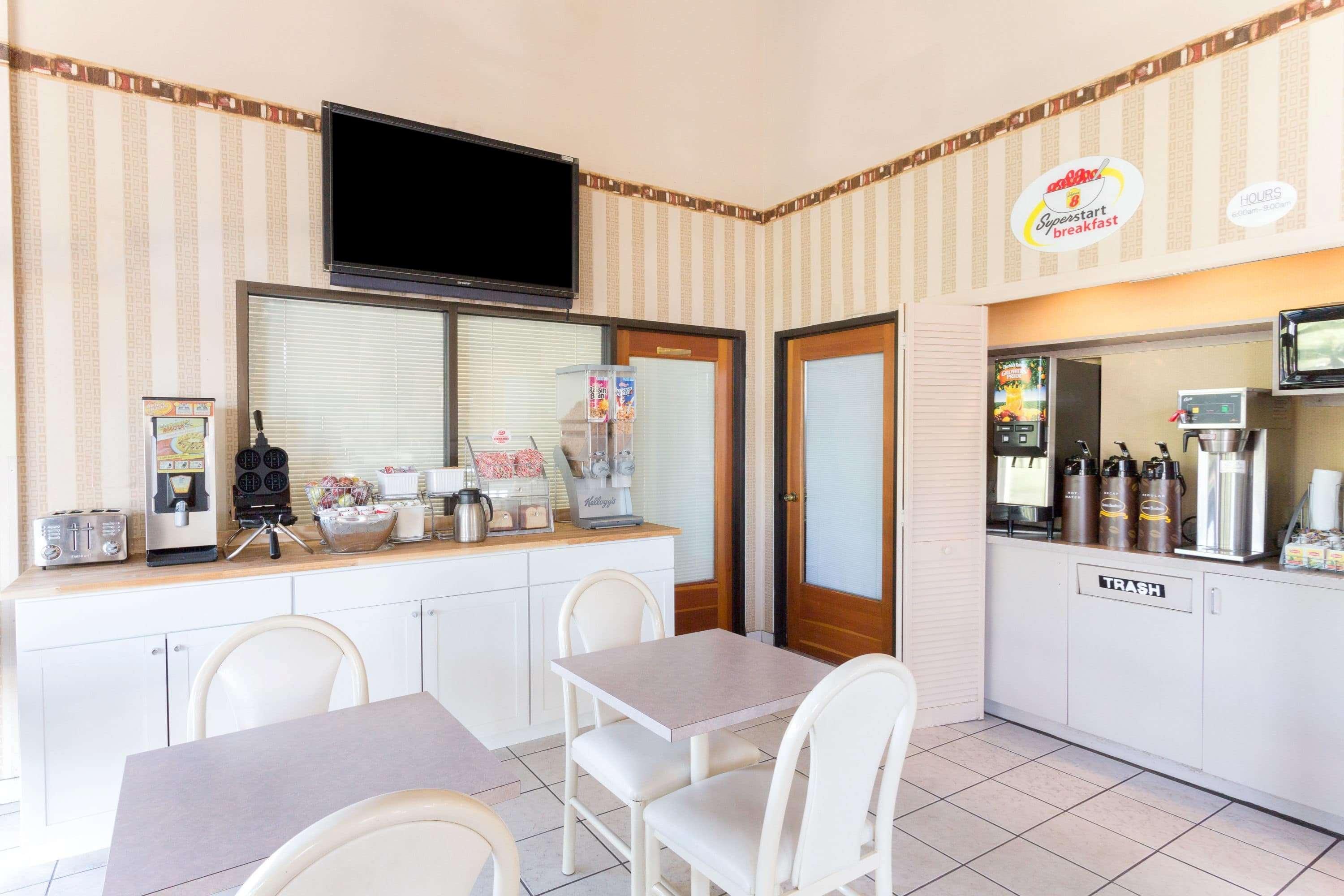 Super 8 by Wyndham Riviera Beach West Palm Beach Exterior foto